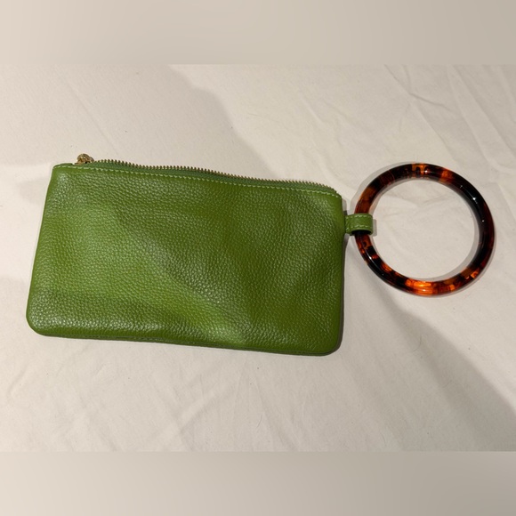 Green Leather Wristlet with Tortoise Ring